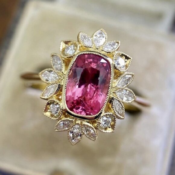 🎁 18K Gold Plated Flower Shaped Red 3A CZ Women Ring, FB16FA1038 - Picture 1 of 7